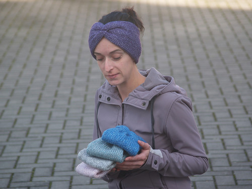 SLEVA z 290 kč..Maxi čelenka melange nadýchaná