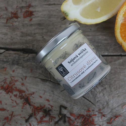 Aromaterapeutická sójová svíčka "Citrusové dřevo"