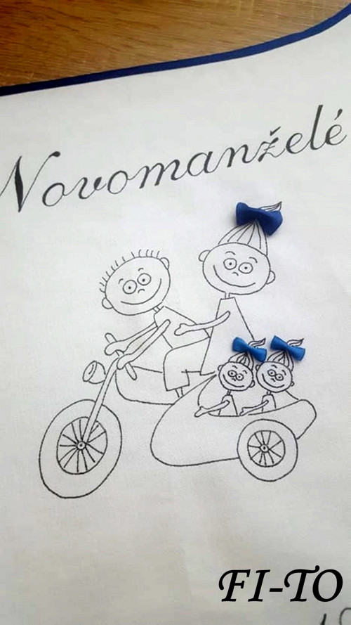 Bryndák pro novomanžele se sajdkou