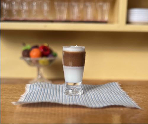 Latté ve sklenici — foto 1