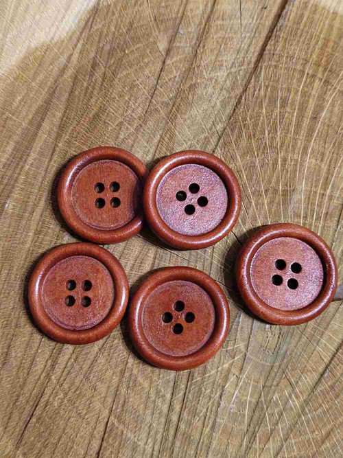 Dřevěný knoflík 25 mm čtyřdírkový třešeň