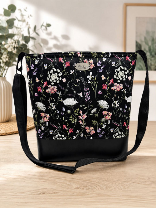 Crossbody - Na louce