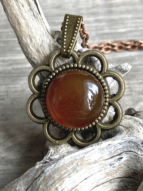 CHALCEDON - přívěšek ve filigránovém lůžku 10 Ct