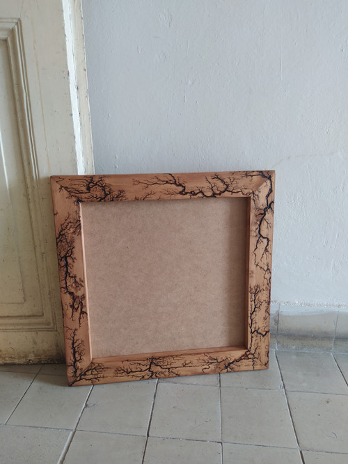 Dřevěný rám zdobený na mechový obraz 50 x 50cm