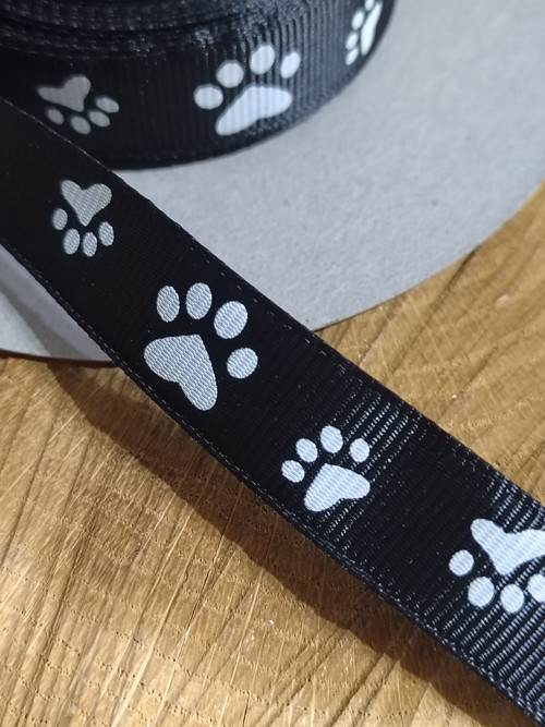 Rypsová stuha šíře 15 mm potisk tlapky černá
