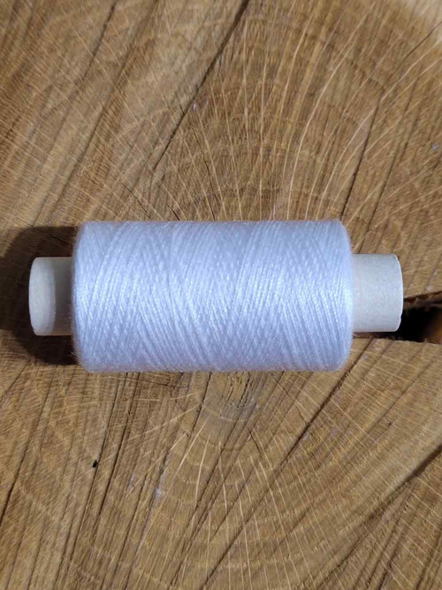 Polyesterové nitě návin 500 m Ribbon 14,8x2 bílá