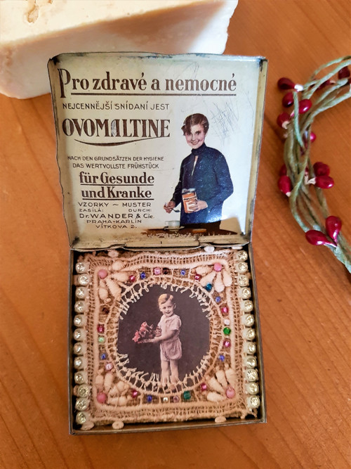 Starožitná plechová krabička — foto 1