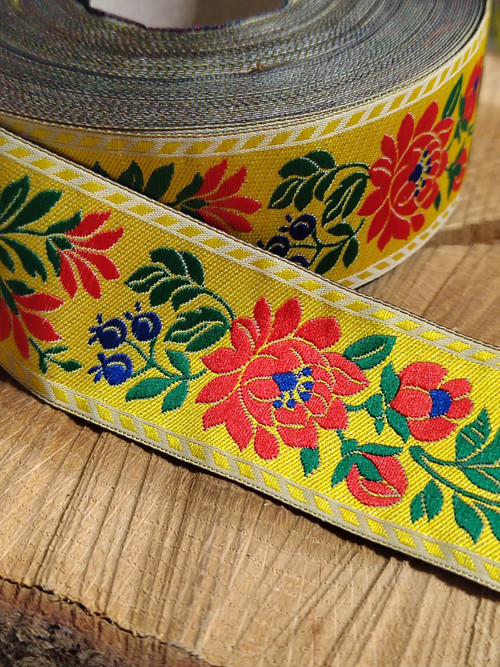 Krojová vzorovka šíře 35 mm žlutá