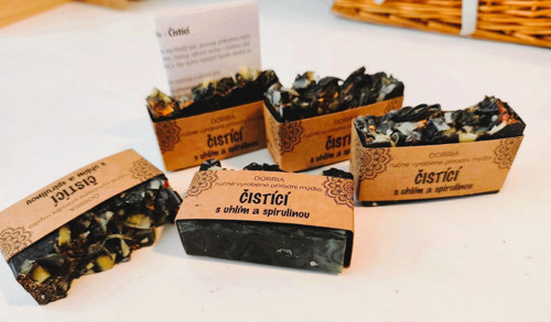 Čistící mýdlo s uhlím a spirulinou 50g