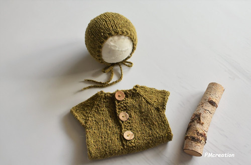 Na focení miminek- čepička a body khaki