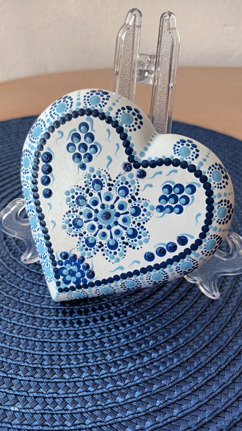 Malovaný kámen srdce, mandala