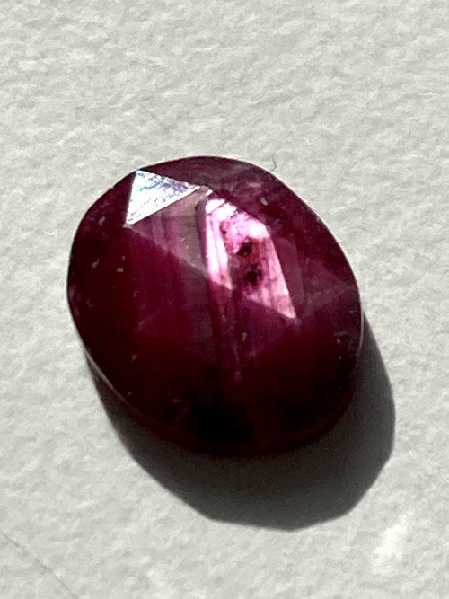 RUBÍN - šperk.drahokam, 9x7x2,5 mm, broušený