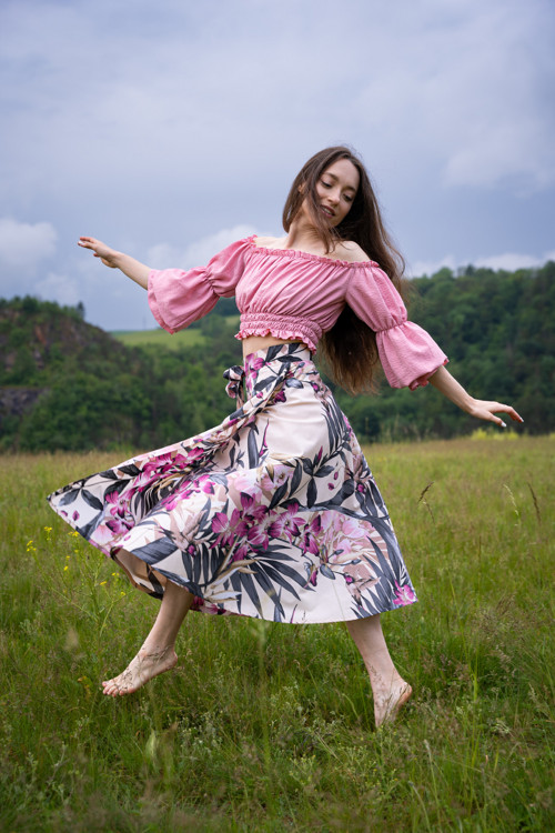Midi Kolová - Růžová Paradise