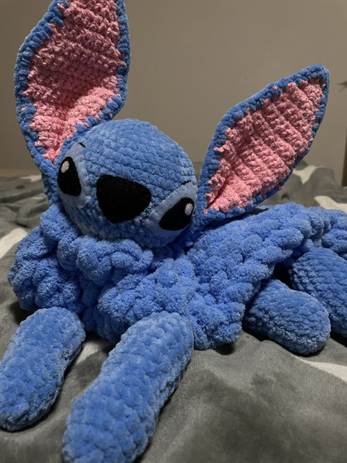 Háčkovaný pyžamáček Stitch