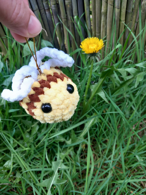 Včelka- přívěsek