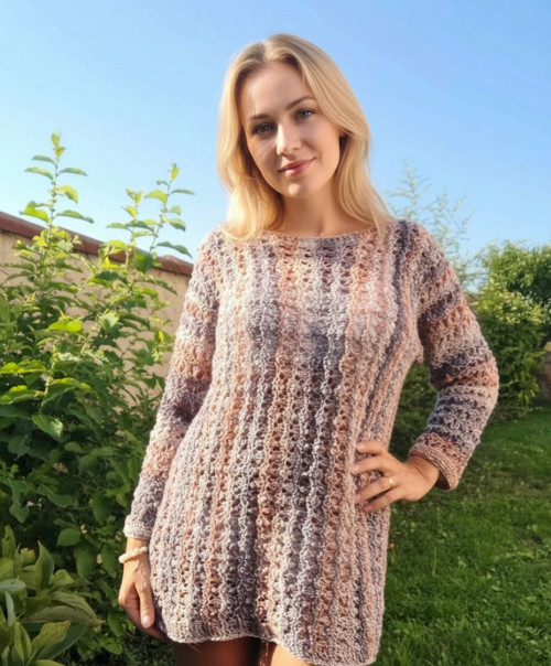 Fialovo-béžový dírkovaný svetřík