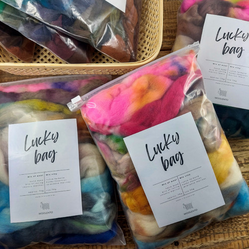 LUCKY BAG barevný mix vlny k plstění, předení