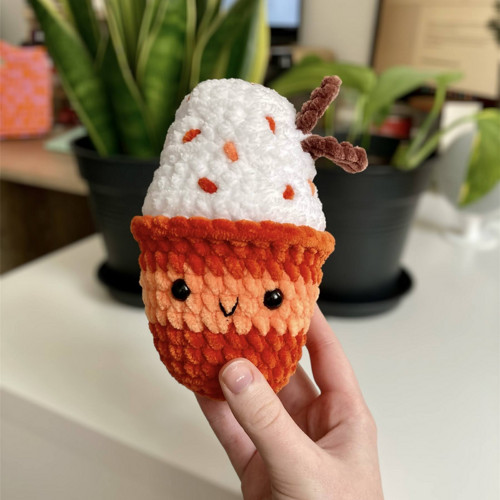Háčkovaný nápoj - Pumpkin Spice Latte