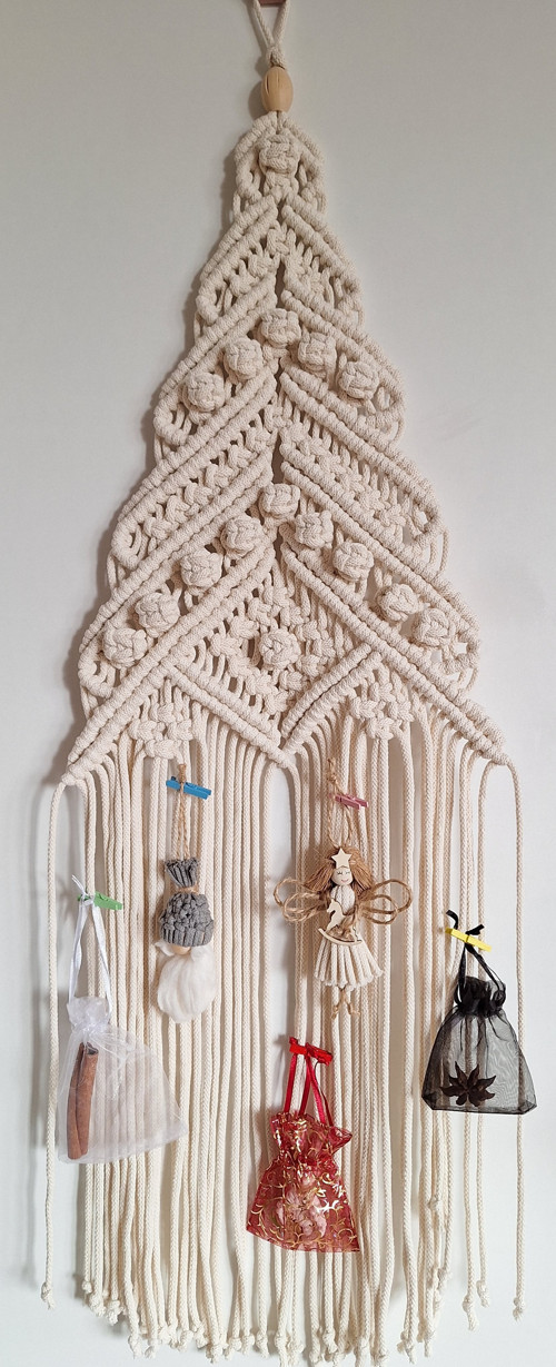 Macramé vánoční dekorace/adventní kalendář/stromek