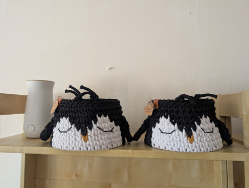 Hackovaný košík tučňáček 1 ks 18cm