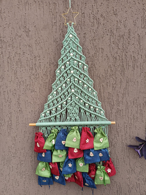 Adventní kalendář, vánoční stromeček, macramé
