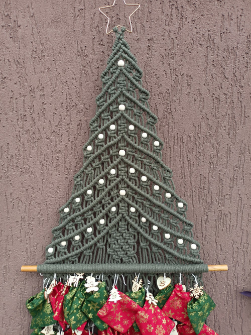 Adventní kalendář, vánoční stromeček, macramé