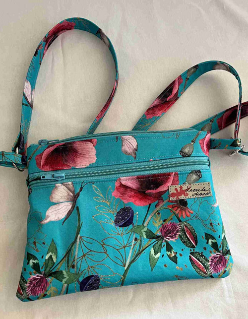 Malá kabelka crossbody "Maličká" ve světle modré s