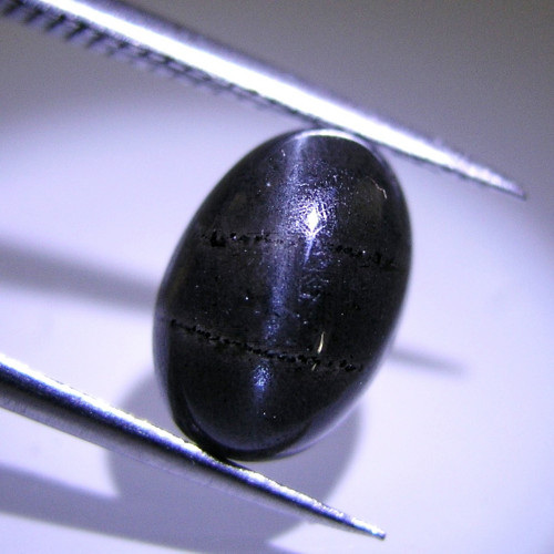 Skapolit s kočičím okem, 3,61 ct., 11,0x7,5x6,1 mm