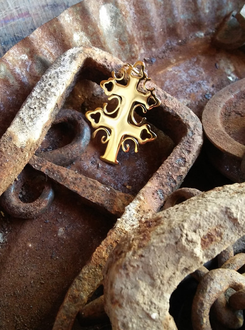 Krížik, žlté Au, 14K