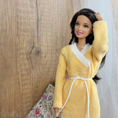 Froté župánek pro Barbie - žlutý s krajkou