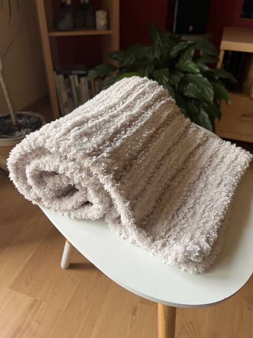Pletená béžová deka pro miminko — foto 1