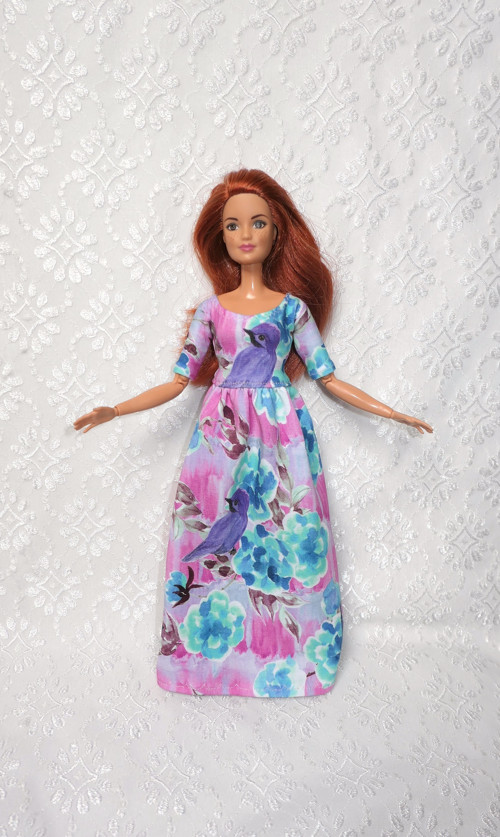 Dlouhé šaty pro Barbie — foto 1
