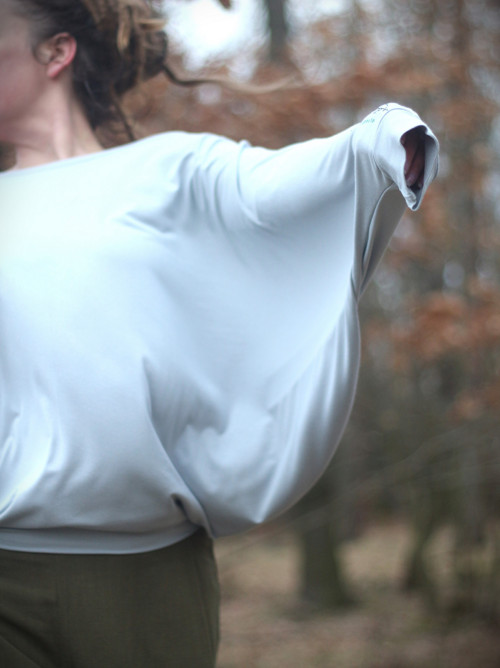 Volné triko ............ M - XL — foto 1