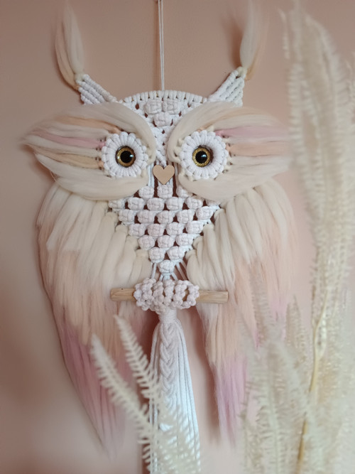 Macramé Sova s ovčím rounem xl