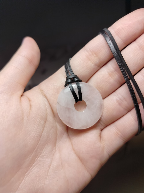 Donut růženínu na kůži