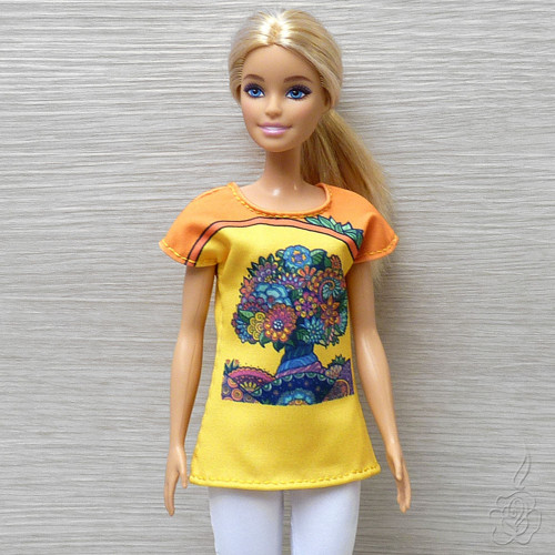 Barevné tričko pro Barbie