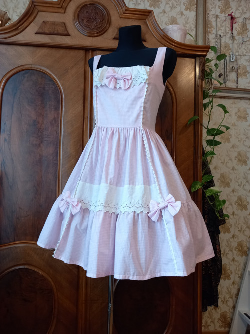 Růžové oldschool lolita šaty