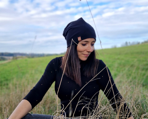 Černá čepice...UNI — foto 1