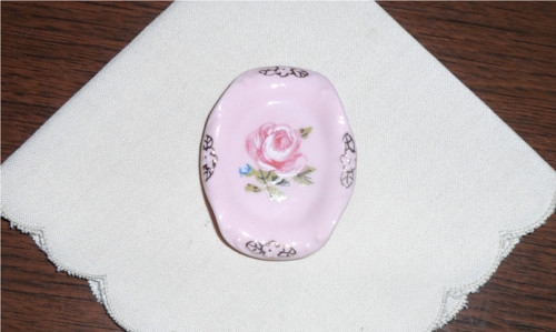Růžový porcelán, TÁCEK zlacený