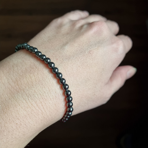 Náramek HEMATIT 4mm