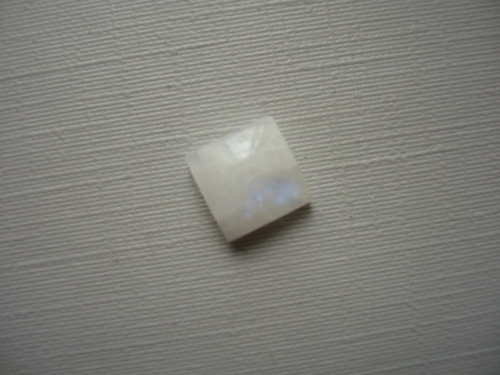 Kabošon měsíčního kamene 8 mm, č.24Ef