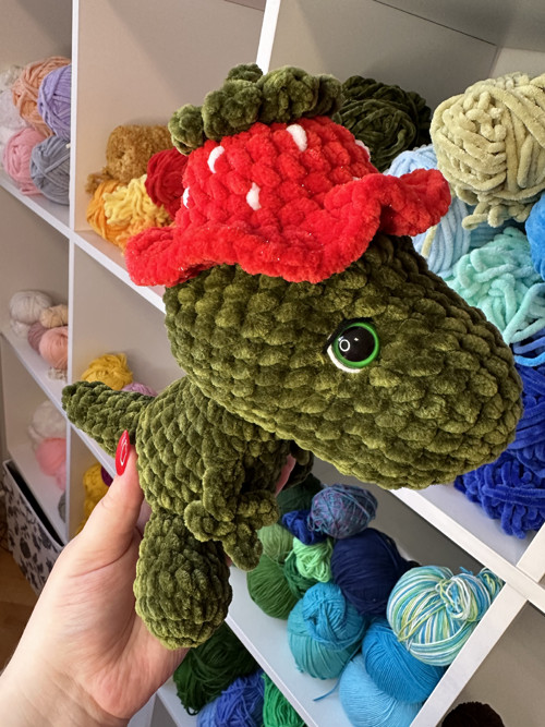 Háčkovaný dinosaurus