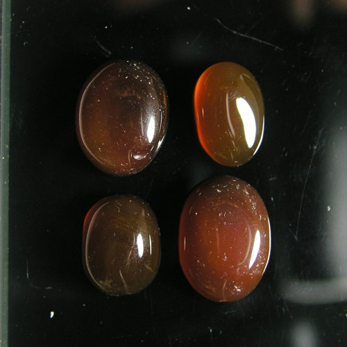 Kabošony Chalcedonu, 39,40 ct./4 ks., cca.14-17 mm