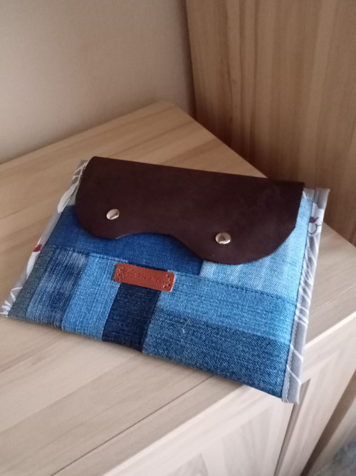 Obal na tablet nebo kapsička do kabelky — foto 1