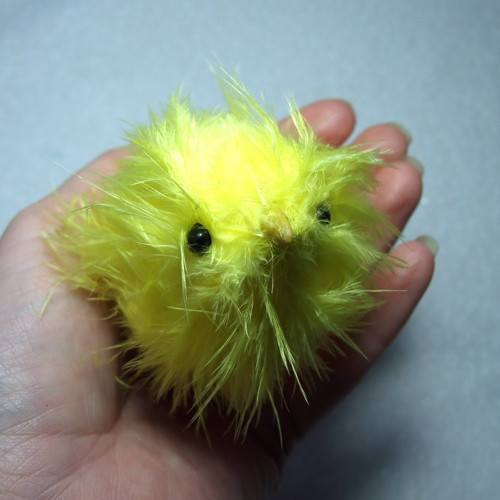 Kuřátko z peří 9 cm