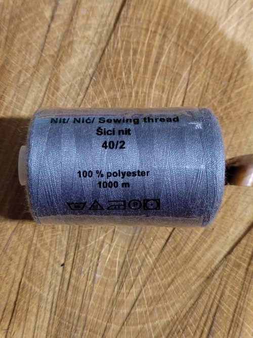 Polyesterové nitě NTF 1000 m 197 šedá perlová