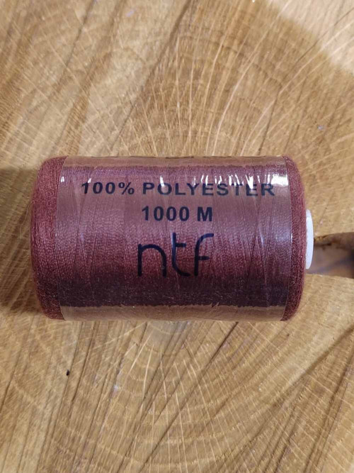 Polyesterové nitě NTF 1000 m 752 hnědá — foto 1