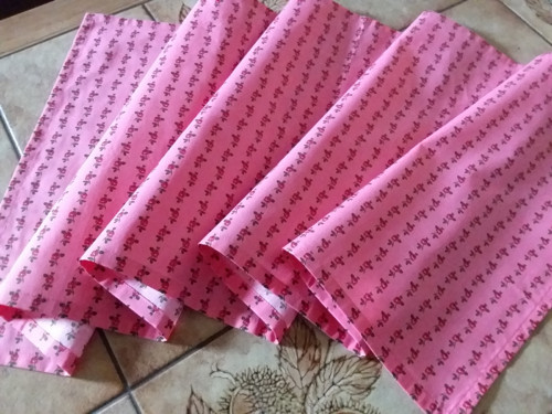 Ubrus drobné růžičky na růžové