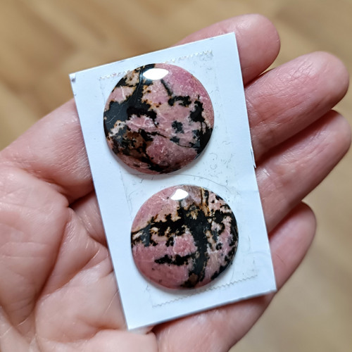 Rodonit/Rhodonite, ID 3668, průměr 23 mm — foto 1