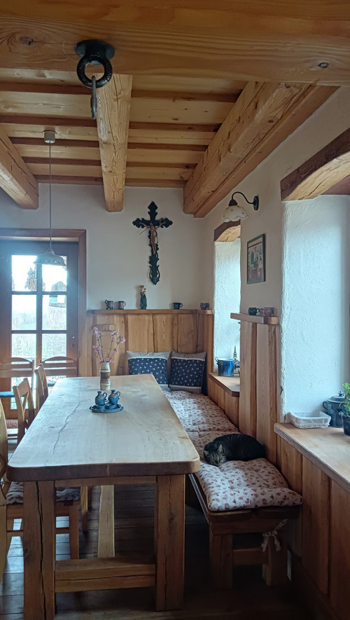 Sedák na lavici s růžičkou, šití na míru